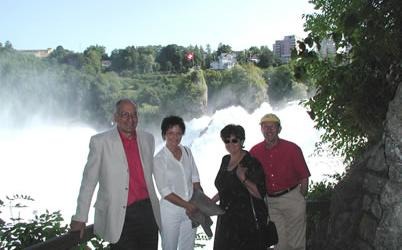 Metzler mit Kollegen am Rheinfall 2001